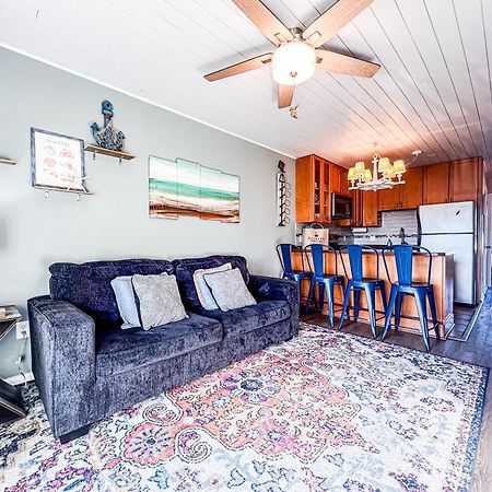 Cozy Beach Condo Sleeps 6 Pool Carolina Beach Exteriör bild